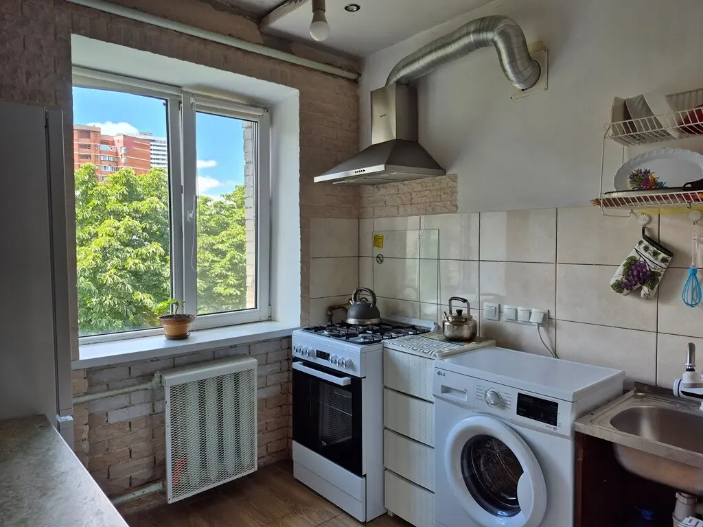 Фото Продаю 2-комнатную квартиру, 42 кв. м, Голосеевский просп. (40-летия Октября)  Киев, цена: 65000 $, код 2061