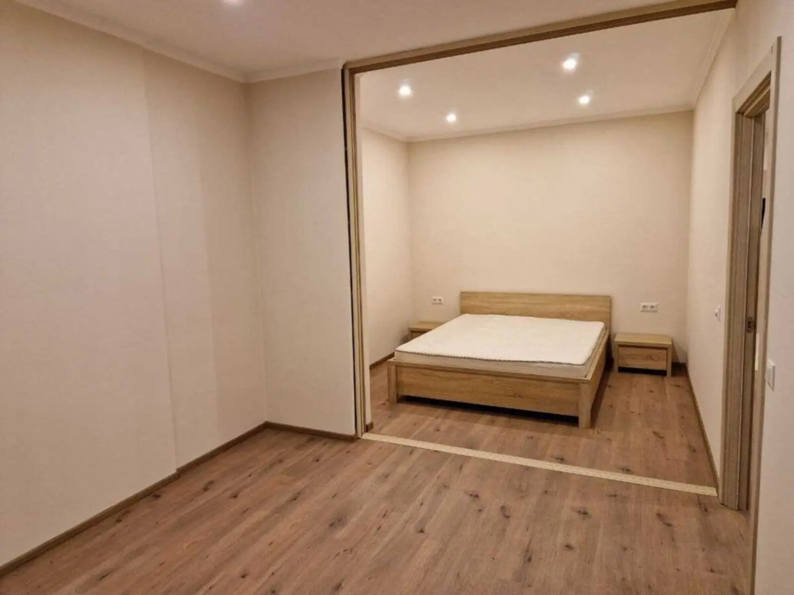 Фото Продаю 2 кімнатну квартиру, 67 кв. м, Світла вул. 3д Київ, ціна: 74000 $, код 2065