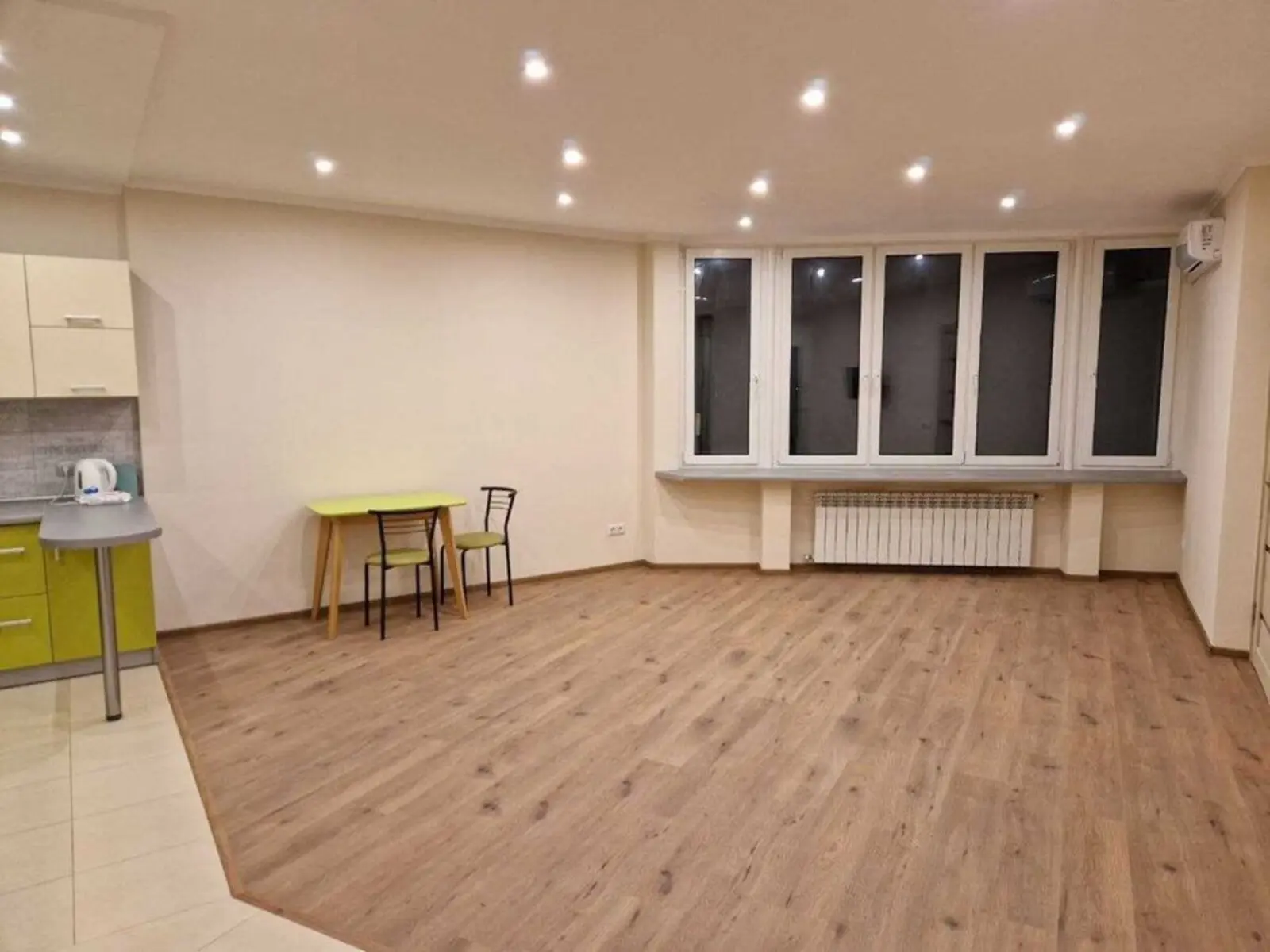Фото Продаю 2 кімнатну квартиру, 67 кв. м, Світла вул. 3д Київ, ціна: 74000 $, код 2065