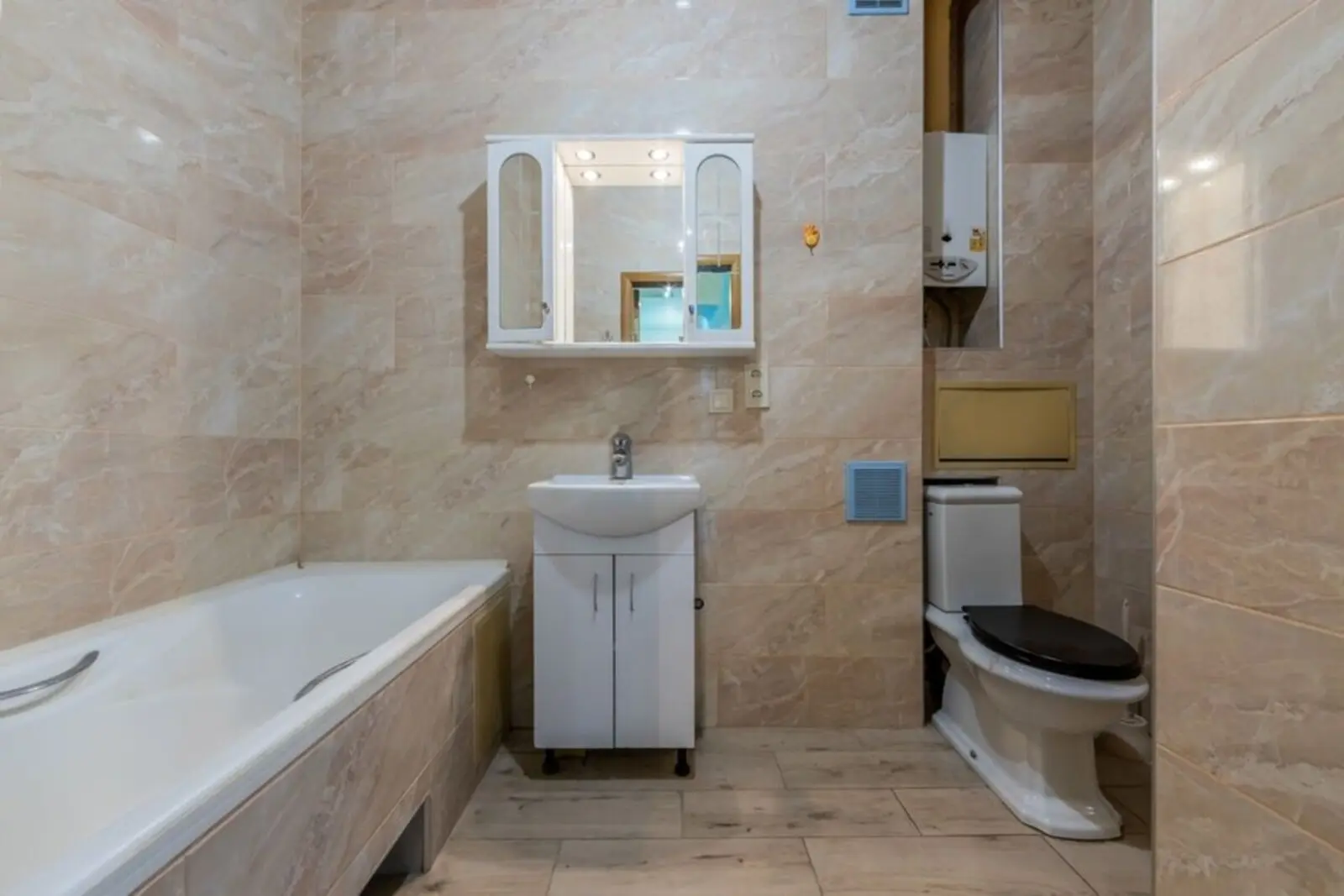 Фото Selling a 2-room apartment, 59 sq.m., Zolotoustivska Street 23 Kyiv, price: 125000 $, code 2069