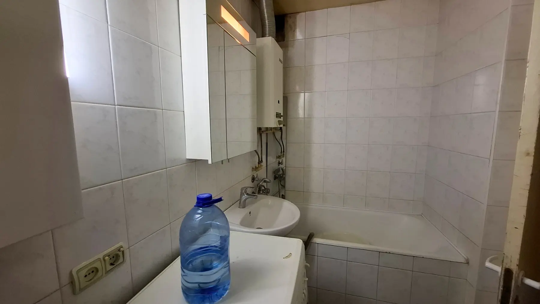 Фото Selling a 2-room apartment, 52 sq.m., Myronosytska Street 99 Kharkiv, price: 38000 $, code 2081