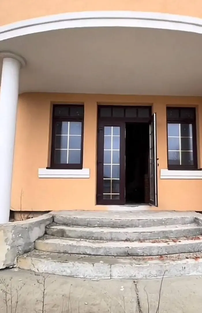 Фото Продаю будинок, 800 кв. м, Центральна вул.  Київ, ціна: 250000 $, код 2109