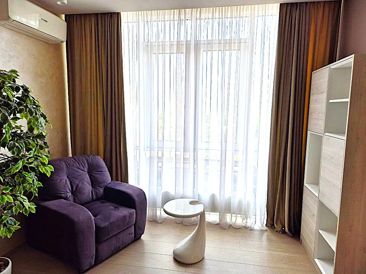 Фото Rent a 3-room apartment, Yevhena Konovaltsia Street (Schorsa Street) 34А Kyiv for long-term rent, price: 2300 $, code 2116