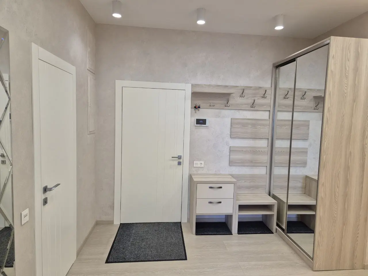 Фото Rent a 3-room apartment, Yevhena Konovaltsia Street (Schorsa Street) 34А Kyiv for long-term rent, price: 2300 $, code 2116