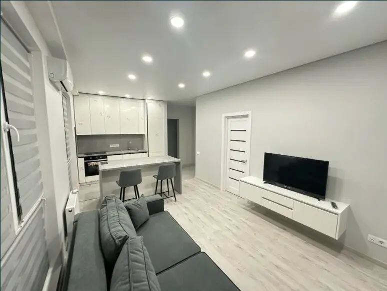 Фото Rent a 1-room apartment, Mykhaila Maksymovycha Street (Onufriia Trutenka Street) 26 Kyiv for long-term rent, price: 25000 грн, code 2121
