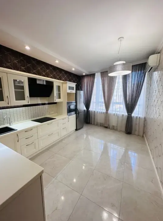 Фото Selling a 3-room apartment, 102 sq.m., Armiiska Street  Odesa, price: 175000 $, code 2137