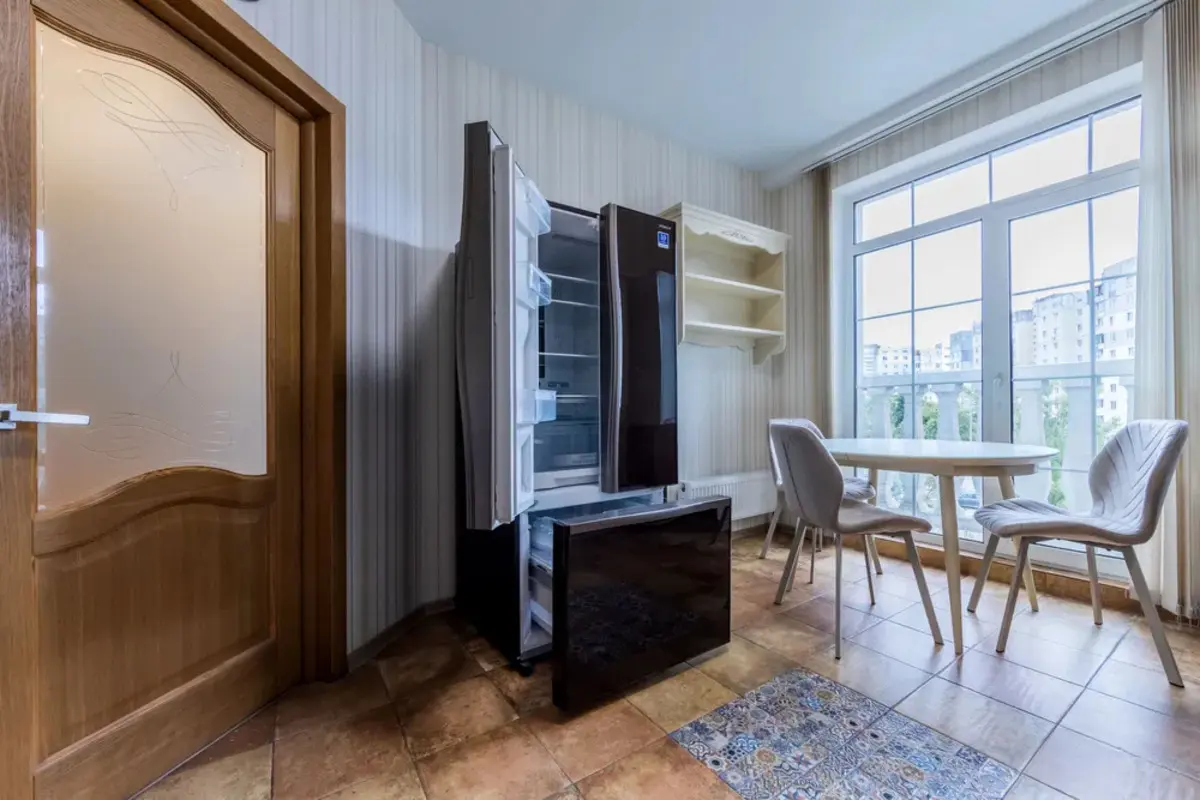 Фото Selling a 2-room apartment, 48 sq.m., Dmytra Lutsenka Street (Yuriia Smolycha Street)  Kyiv, price: 110000 €, code 2145