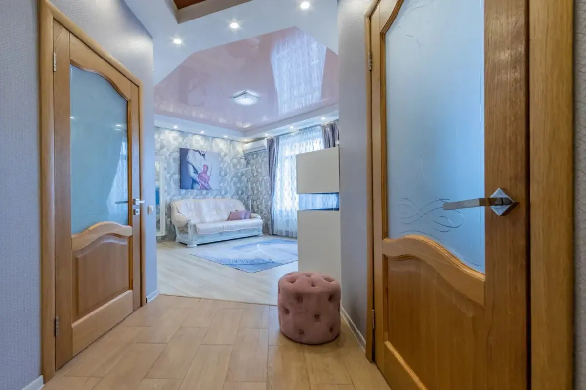 Фото Selling a 2-room apartment, 48 sq.m., Dmytra Lutsenka Street (Yuriia Smolycha Street)  Kyiv, price: 110000 €, code 2145