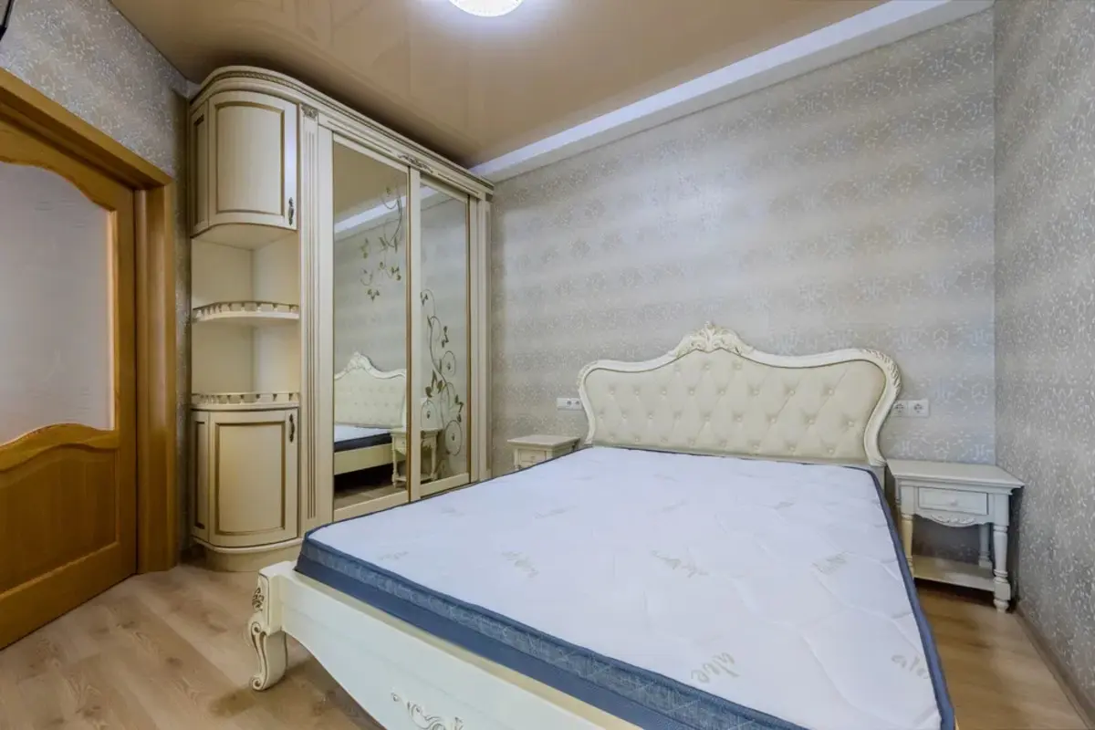 Фото Selling a 2-room apartment, 48 sq.m., Dmytra Lutsenka Street (Yuriia Smolycha Street)  Kyiv, price: 110000 €, code 2145
