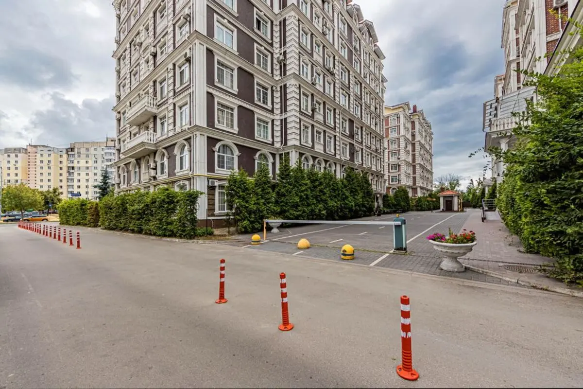 Фото Selling a 2-room apartment, 48 sq.m., Dmytra Lutsenka Street (Yuriia Smolycha Street)  Kyiv, price: 110000 €, code 2145