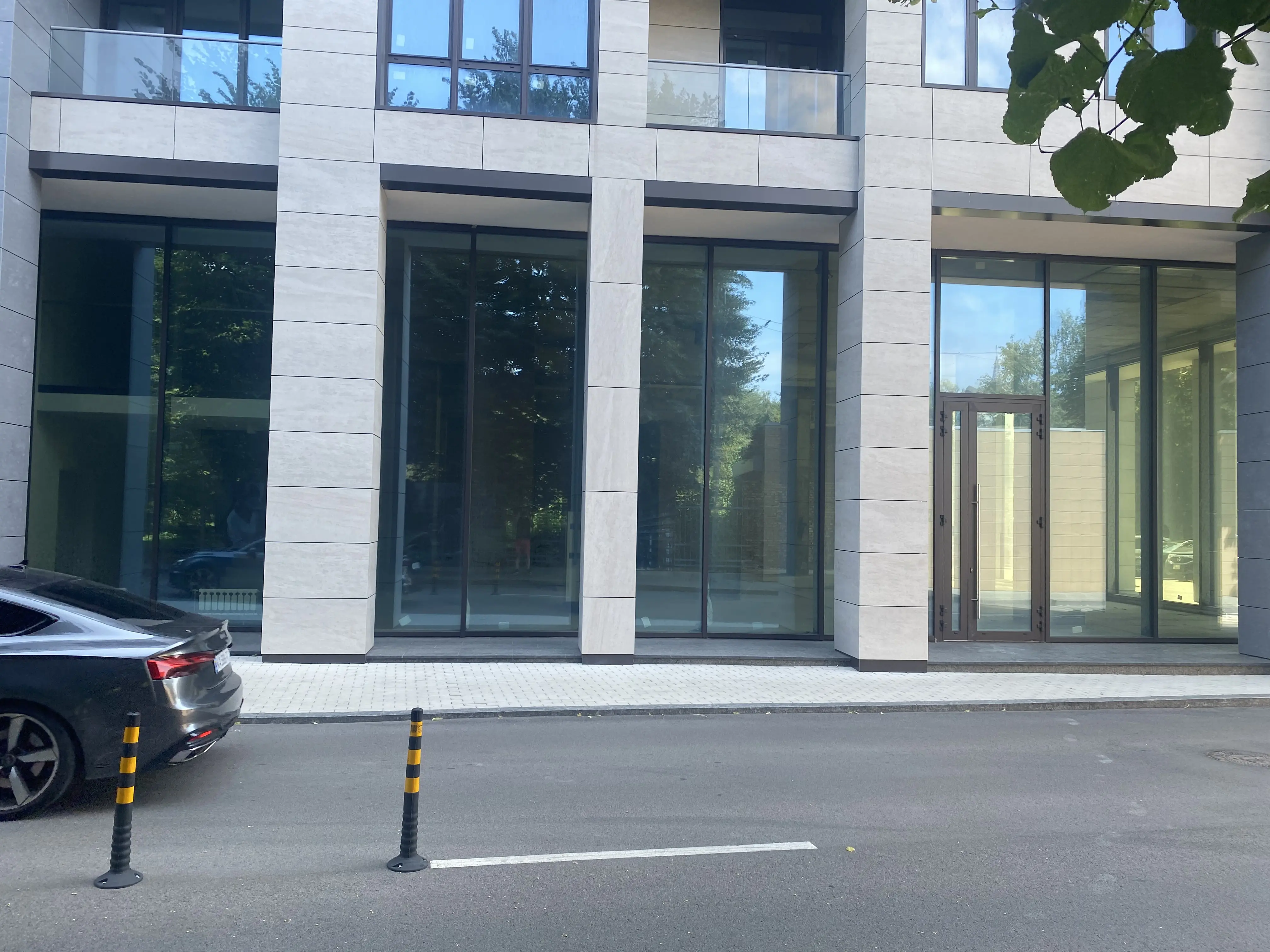 Фото Rent a retail space, Beresteiska Avenue (Peremohy Avenue) 42 Kyiv for long-term rent, price: 10600 $, code 2040