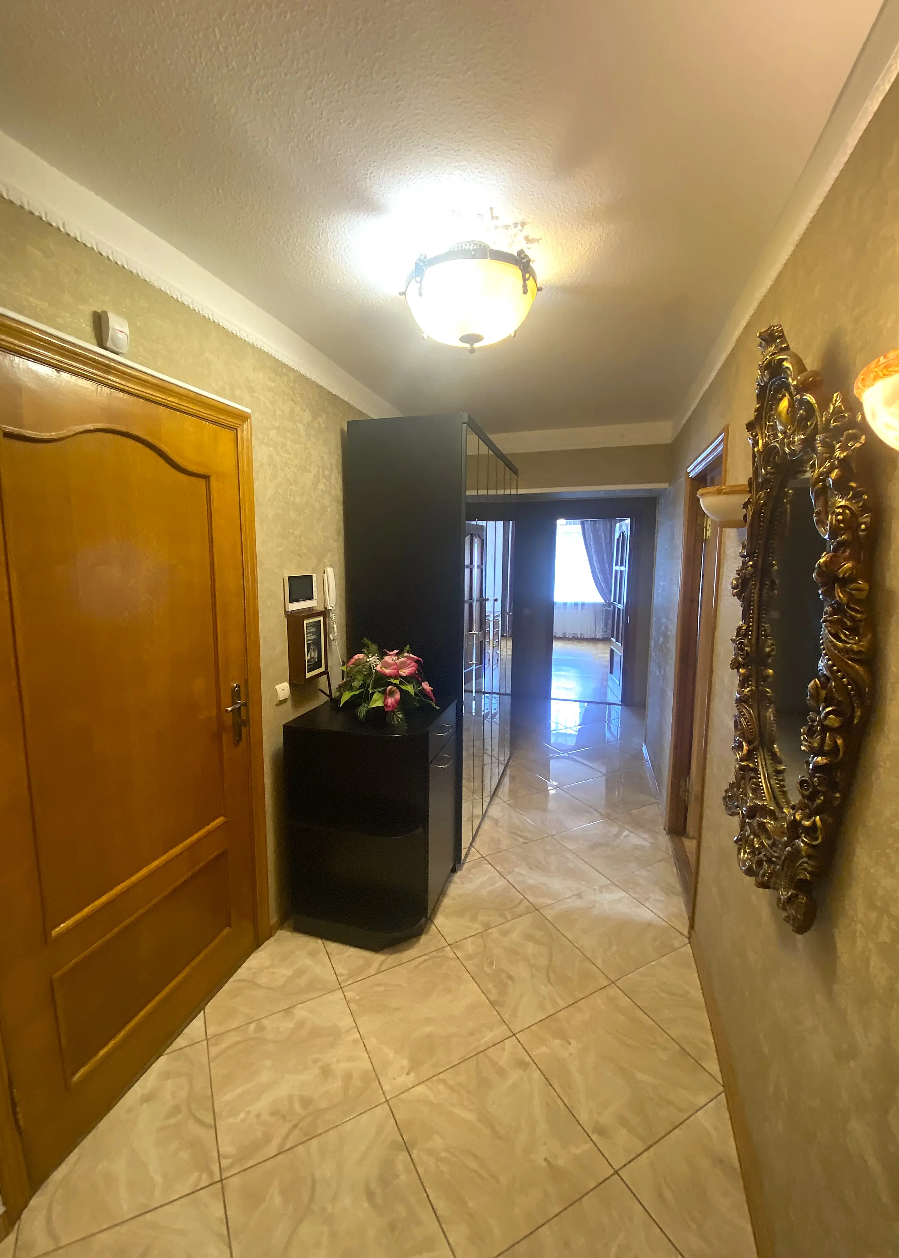 Фото Продаю 3 кімнатну квартиру, 125 кв. м, Новаторів вул. 9 Київ, ціна: 150000 $, код 2163