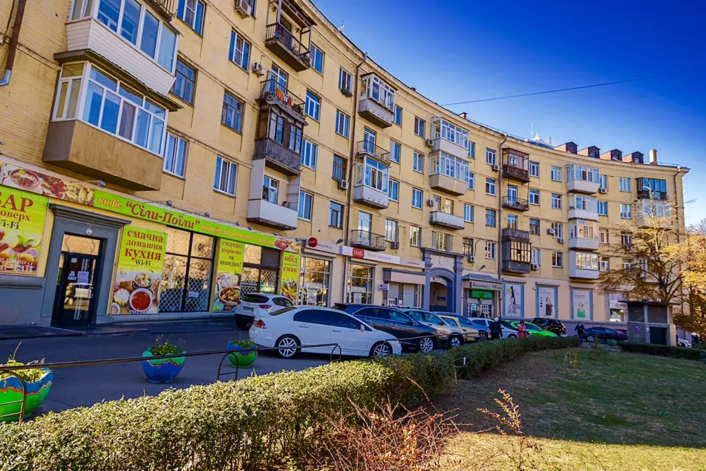 Фото Зняти 10 кімнатну квартиру, Мечникова вул. 10/2 Київ в довгострокову оренду, ціна: 1600 EUR, код 2166