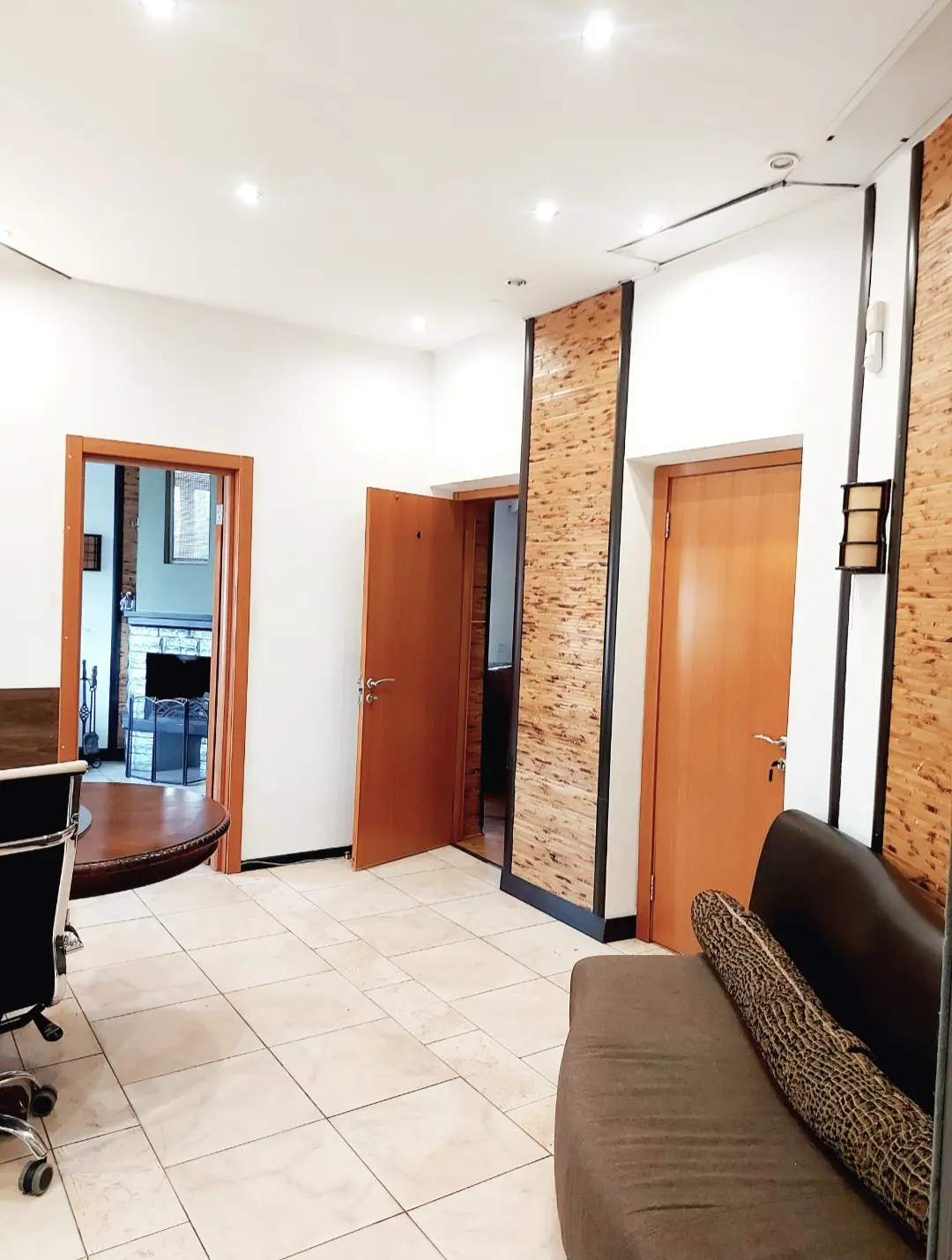 Фото Rent an office, Mechnykova Street 10/2 Kyiv for long-term rent, price: 1200 EUR, code 2167