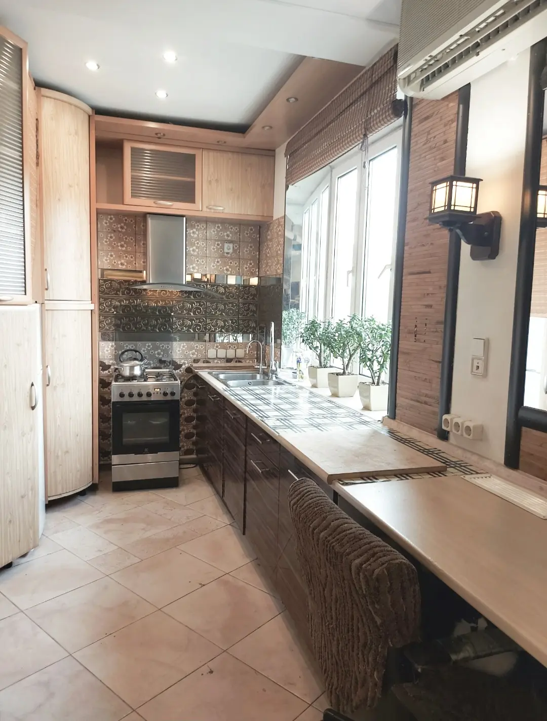 Фото Rent an office, Mechnykova Street 10/2 Kyiv for long-term rent, price: 1200 EUR, code 2167