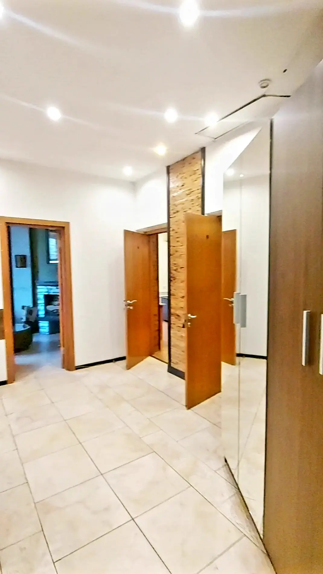 Фото Rent a 6-room apartment, Mechnykova Street 10/2 Kyiv for long-term rent, price: 1200 EUR, code 2168