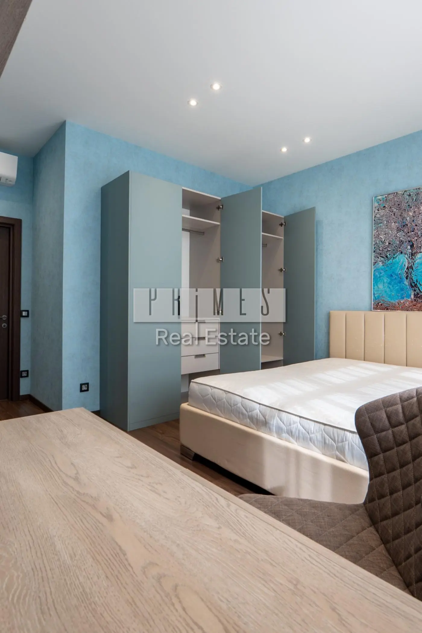 Фото Продаю 4-комнатную квартиру, 125 кв. м, Андрія Верхогляда ул. (Михаила Драгомирова)  Киев, цена: 450000 $, код 2178