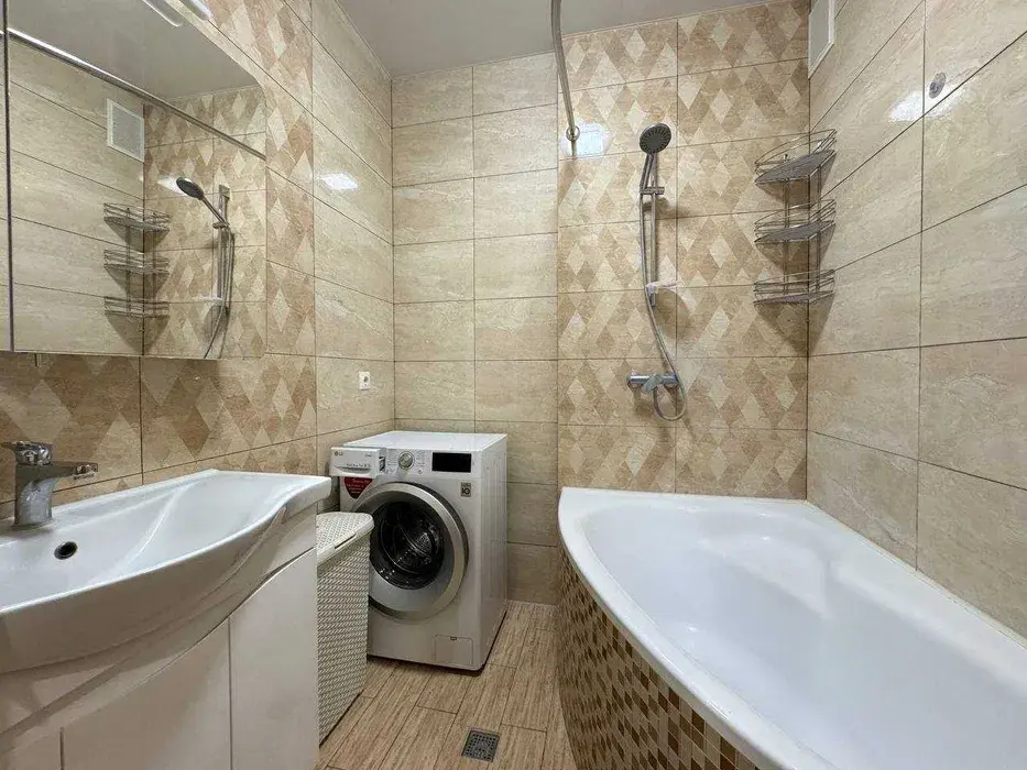 Фото Selling a 2-room apartment, 56.4 sq.m., Maloholoskivska Street  Lviv, price: 135000 $, code 2186