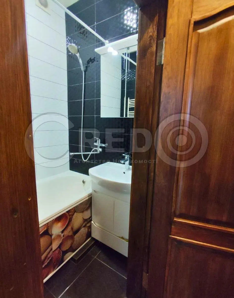 Фото Продаю 3 кімнатну квартиру, 85.3 кв. м, Світлогірська вул.  Кривий Ріг, ціна: 25000 $, код 2196