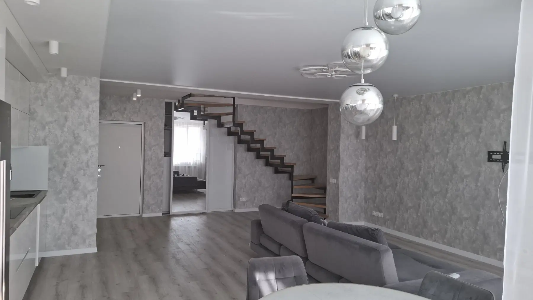 Фото Продаю 3-комнатную квартиру, 88 кв. м, Гвардейцев-Широнинцев ул. 72а Харьков, цена: 75000 $, код 2212