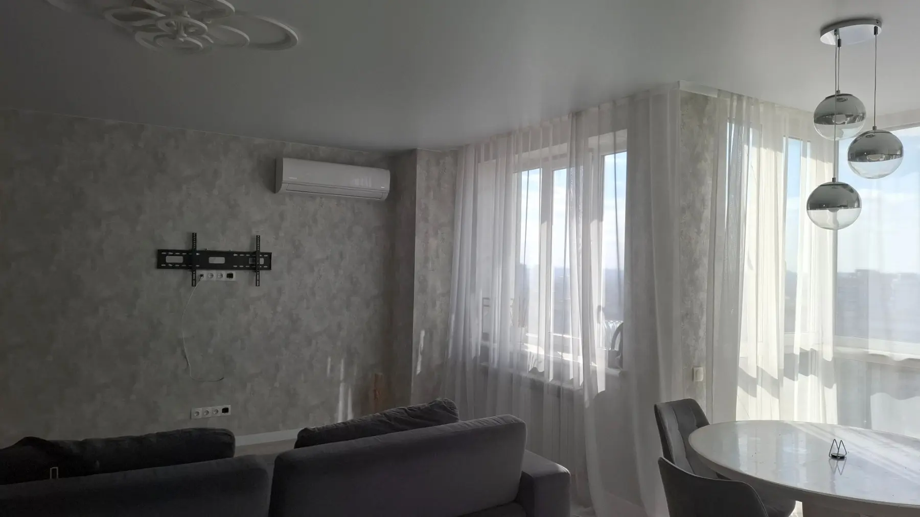 Фото Продаю 3-комнатную квартиру, 88 кв. м, Гвардейцев-Широнинцев ул. 72а Харьков, цена: 75000 $, код 2212