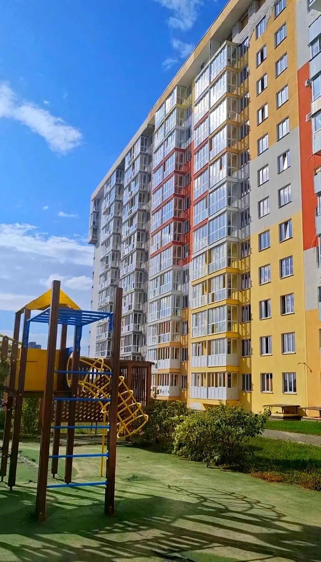 Фото Продаю 3-комнатную квартиру, 88 кв. м, Гвардейцев-Широнинцев ул. 72а Харьков, цена: 75000 $, код 2212