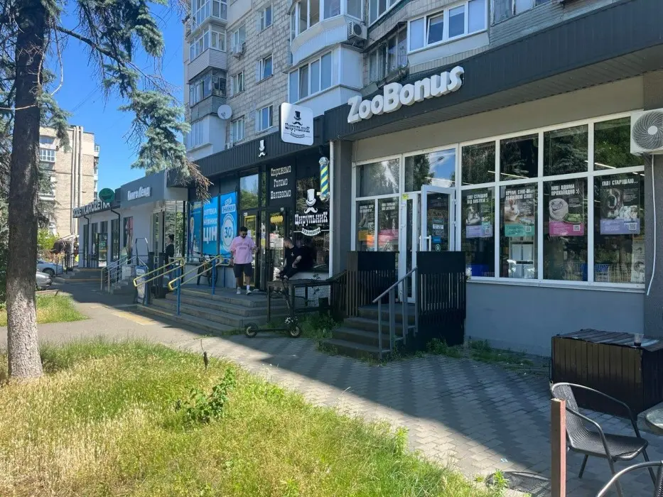 Фото Арендовать торговую площадь, Русановская набережная 4 Киев в долгосрочную аренду, цена: 67000 UAH, код 2213