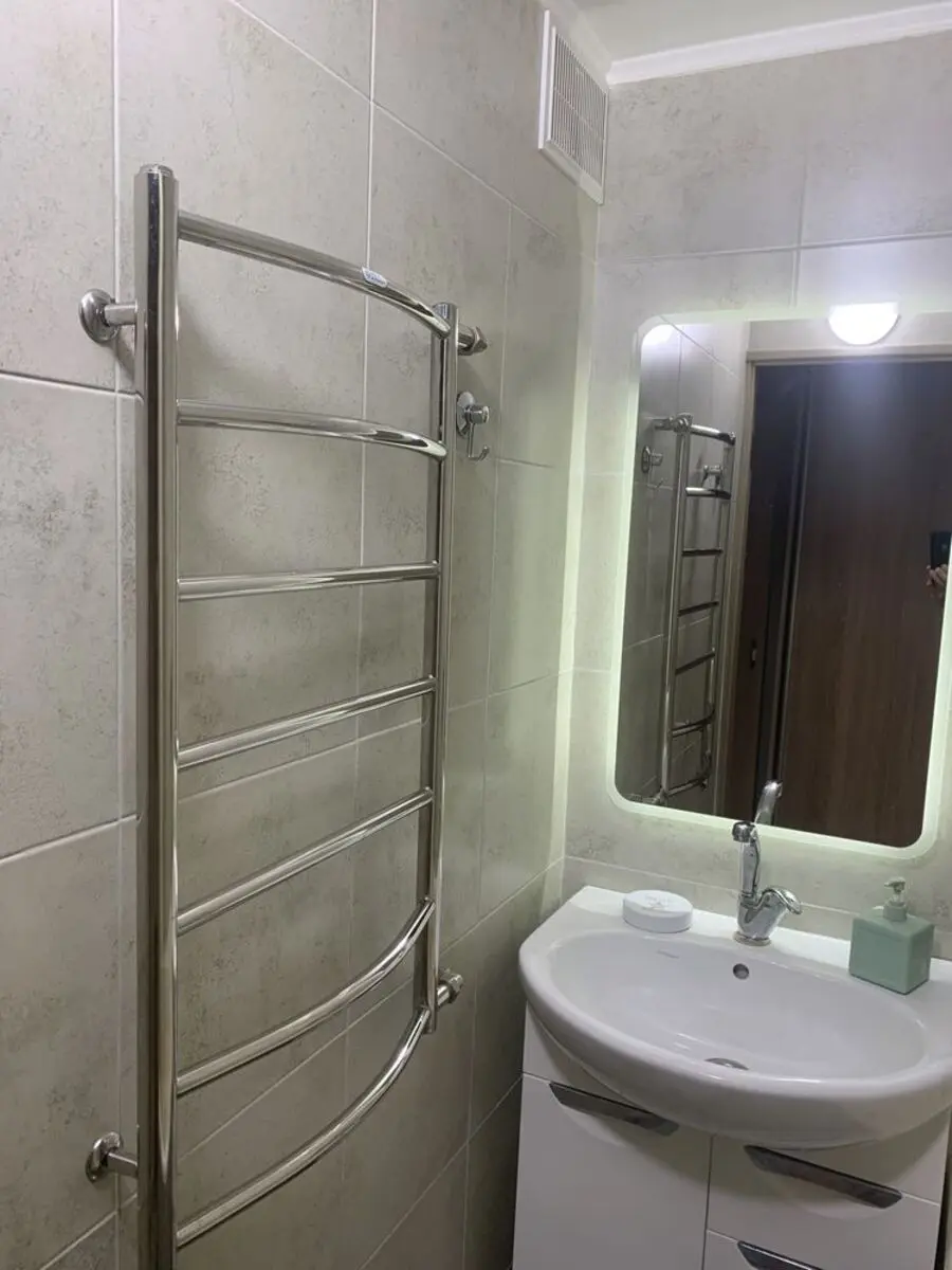 Фото Продаю 1 кімнатну квартиру, 44 кв. м, Васильківська вул. 2 Київ, ціна: 99000 $, код 2217