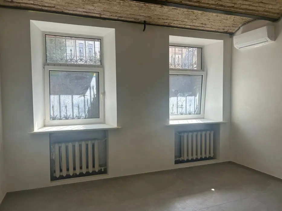 Фото Rent a retail space, Volodymyrska Street 8 Kyiv for long-term rent, price: 10 $, code 2260