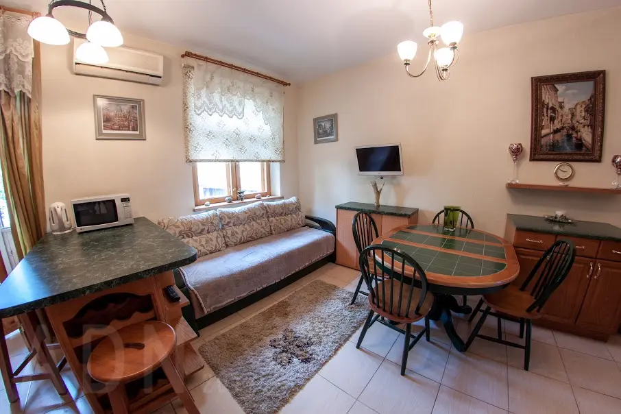 Фото Rent a 2-room apartment, Antonovycha Street (Horkoho Street) 123 Kyiv for long-term rent, price: 20500 UAH, code 2289