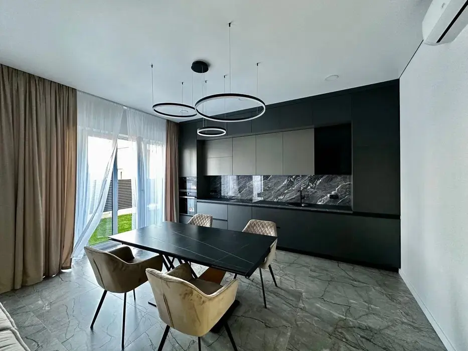 Фото Продаю дом, 130 кв. м, Центральная ул.  Киев, цена: 185000 $, код 2328