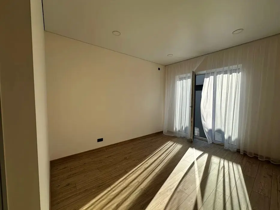 Фото Продаю дом, 130 кв. м, Центральная ул.  Киев, цена: 185000 $, код 2328
