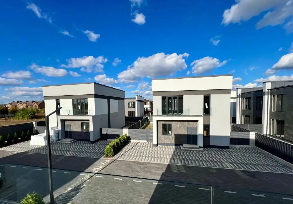 Фото Продаю дом, 130 кв. м, Центральная ул.  Киев, цена: 185000 $, код 2328