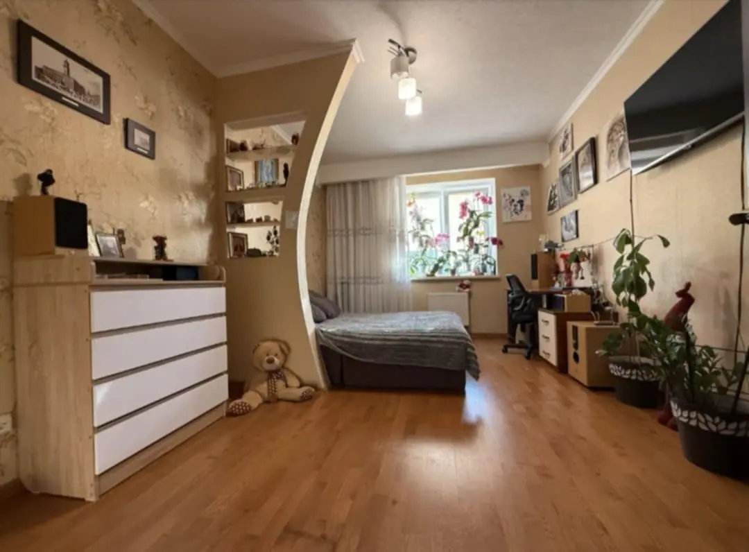 Фото Продаю 1-комнатную квартиру, 46 кв. м, Привокзальная ул.  Борисполь, цена: 46000 $, код 2350