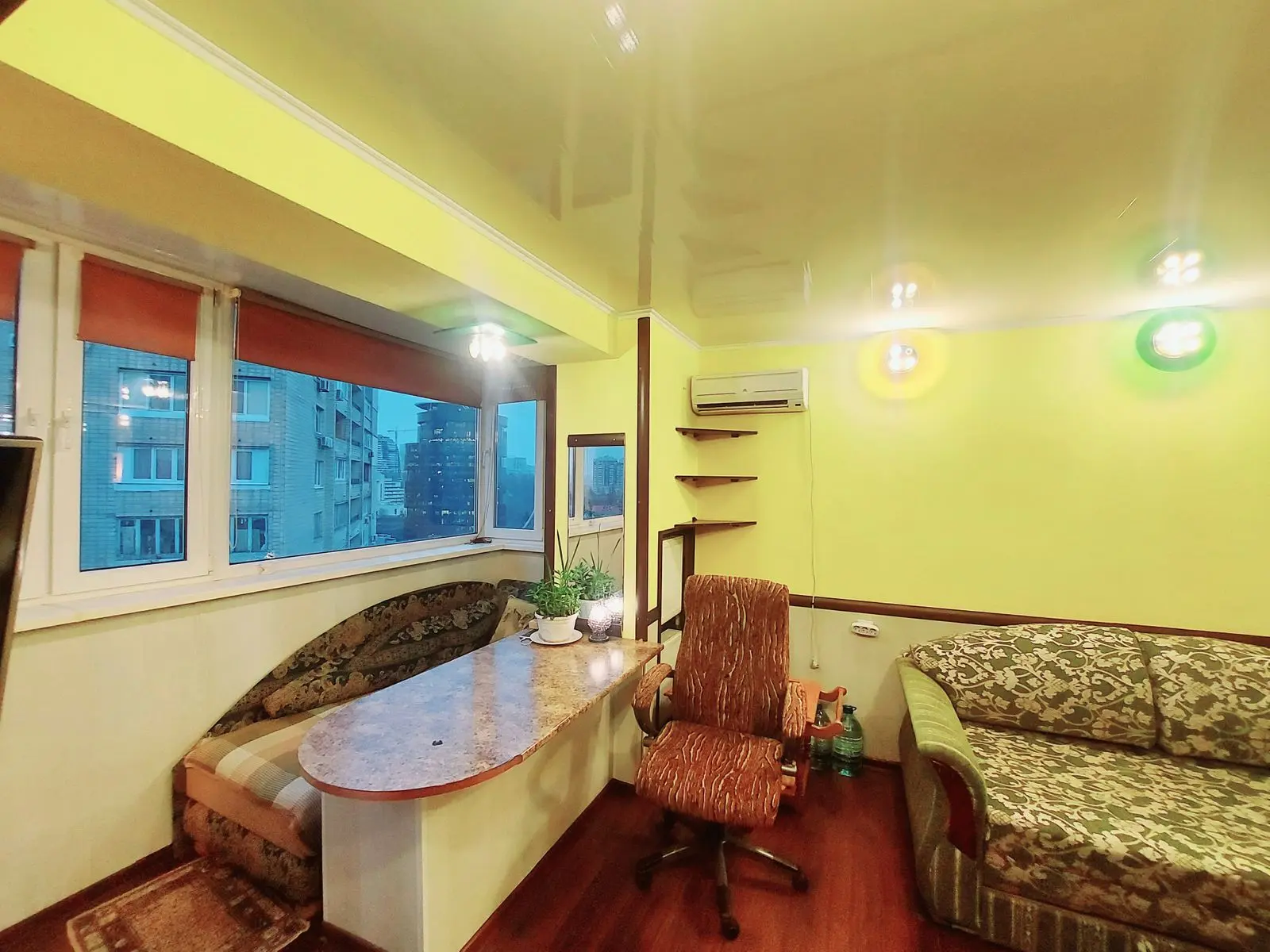 Фото Продаю 1 кімнатну квартиру, 32 кв. м, Ломаківська вул. (Мічуріна) 2 Київ, ціна: 56000 $, код 1339