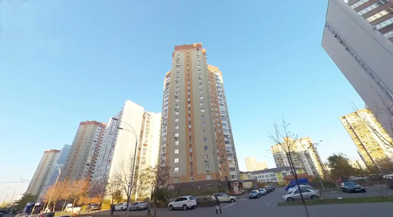 Фото Продаю 2-комнатную квартиру, 73 кв. м, Драгоманова ул. 1б Киев, цена: 85000 $, код 2371