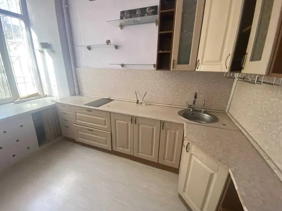 Фото Продаю 2 кімнатну квартиру, 70 кв. м, Антоновича вул. (Горького) 24 Київ, ціна: 155000 $, код 2372