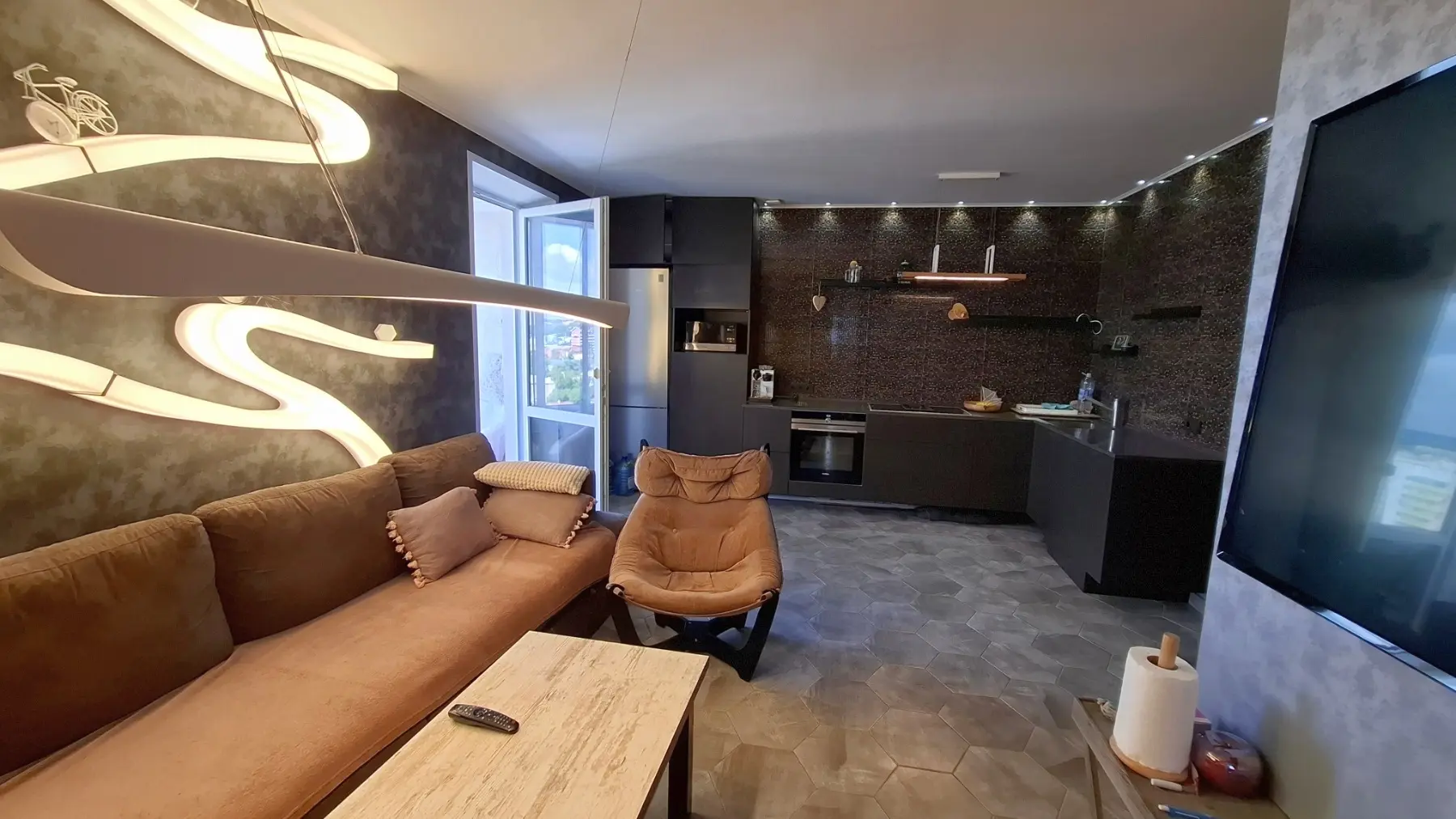 Фото Selling a 1-room apartment, 51 sq.m., Molochna Street (Kirova Street) 30 Kharkiv, price: 68000 $, code 2394