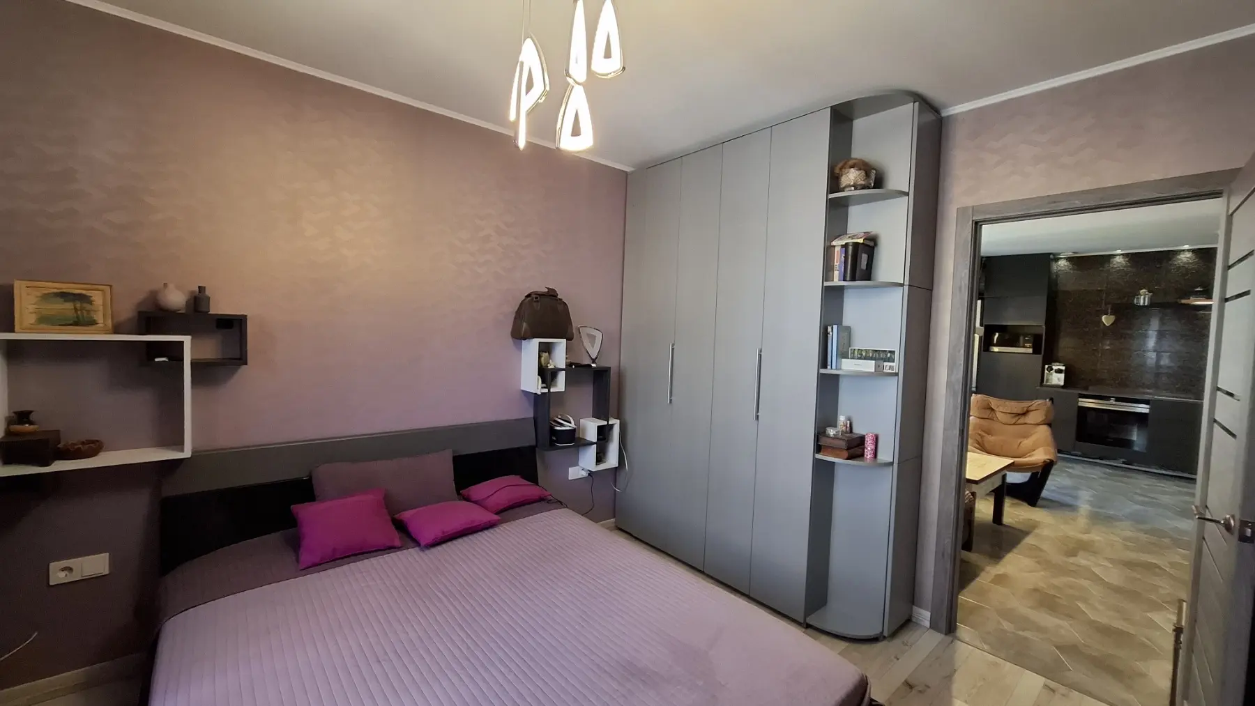Фото Selling a 1-room apartment, 51 sq.m., Molochna Street (Kirova Street) 30 Kharkiv, price: 68000 $, code 2394