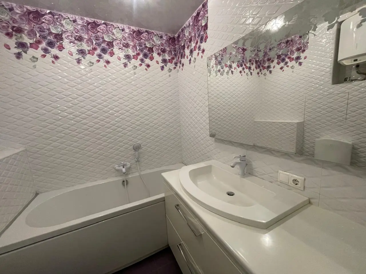 Фото Rent a 3-room apartment, Zolotoustivska Street 55 Kyiv for long-term rent, price: 40000 UAH, code 2399