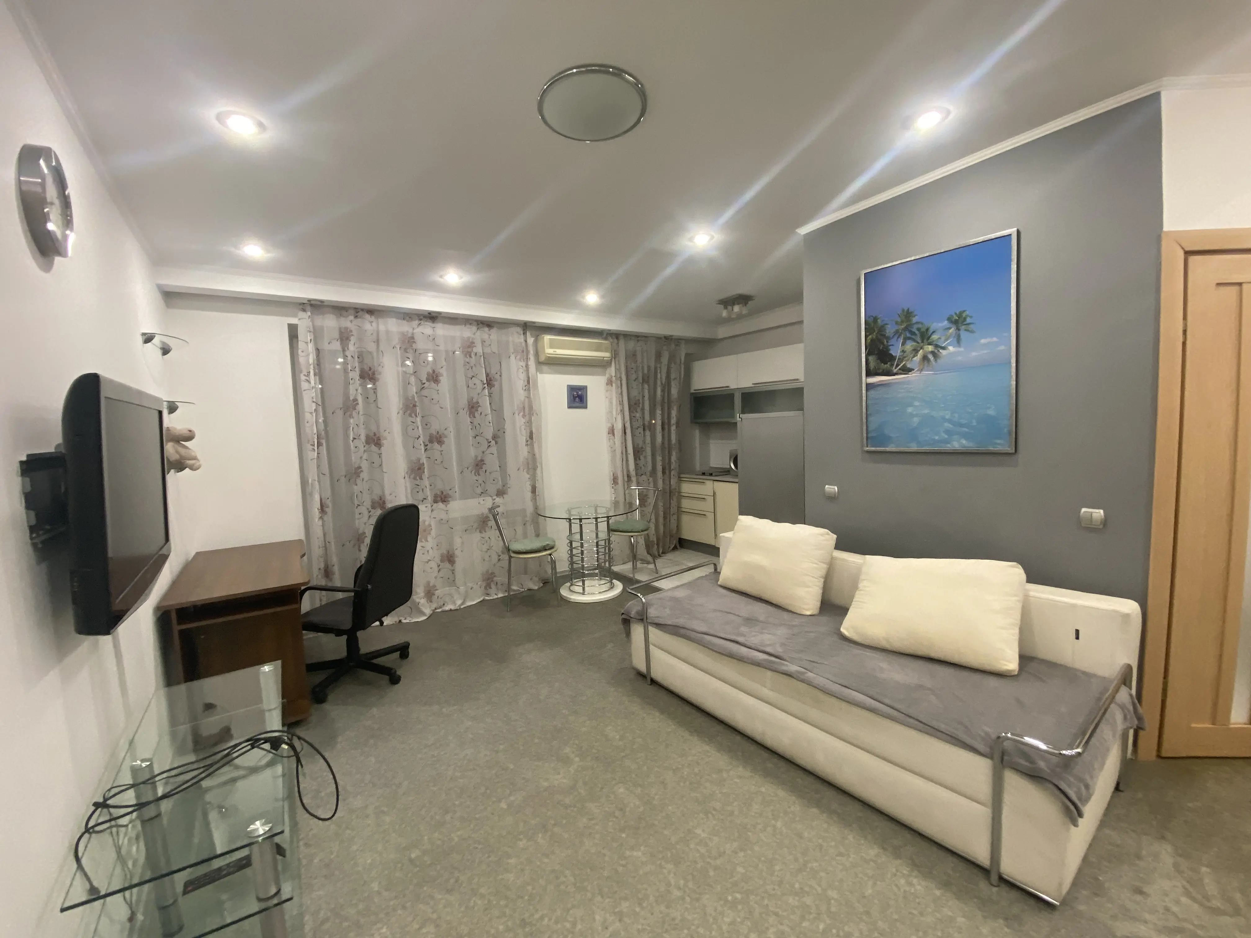 Фото Продаю 1 кімнатну квартиру, 30 кв. м, Набережно-Хрещатицька вул. 35 Київ, ціна: 59900 $, код 2416