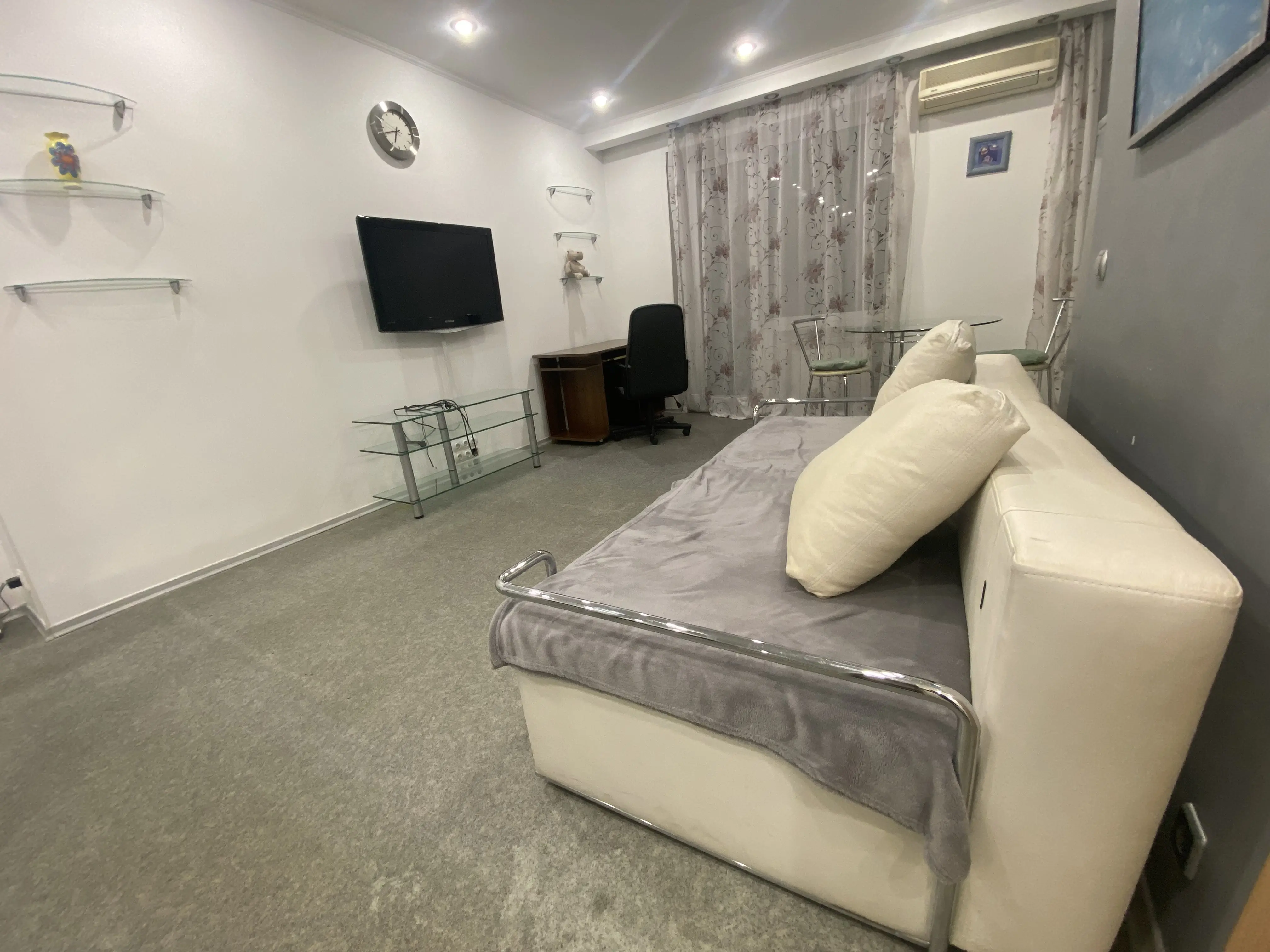 Фото Продаю 1 кімнатну квартиру, 30 кв. м, Набережно-Хрещатицька вул. 35 Київ, ціна: 59900 $, код 2416