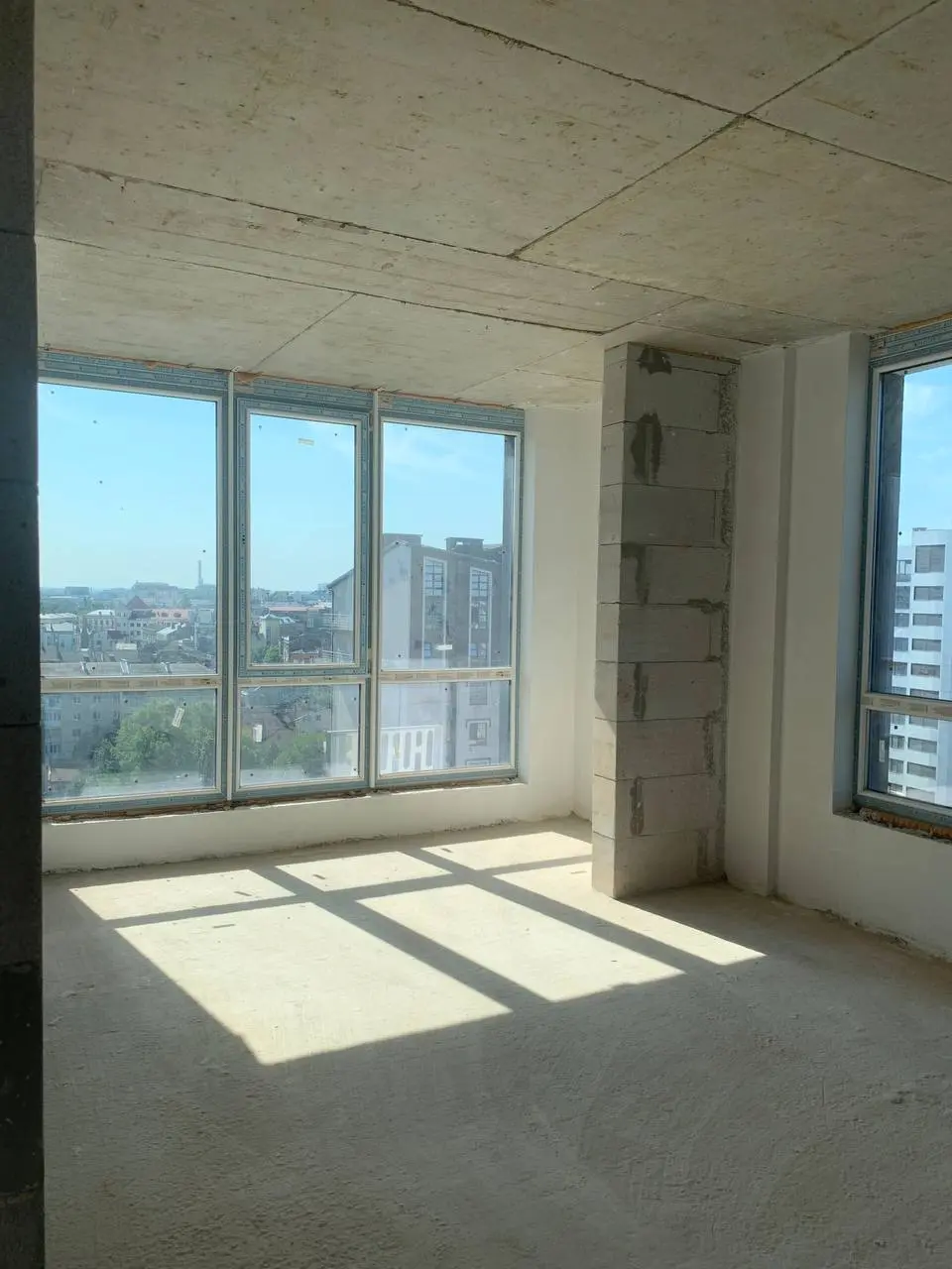 Фото Продаю 1 кімнатну квартиру, 52 кв. м, Бельведерська вул. 32 Івано-Франківськ, ціна: 61000 $, код 2434