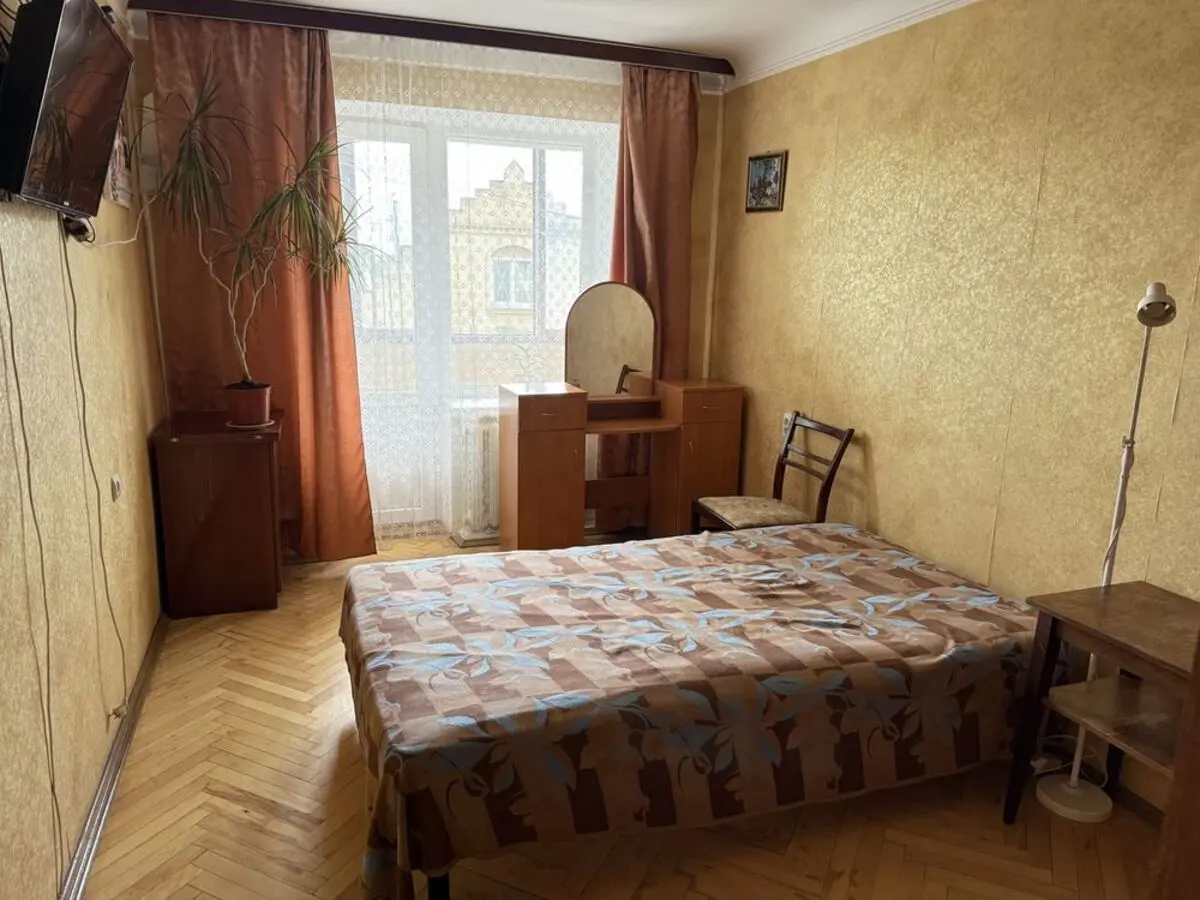 Фото Продаю 4 кімнатну квартиру, 81 кв. м, Малокитаївська вул. 7 Київ, ціна: 107000 $, код 2452