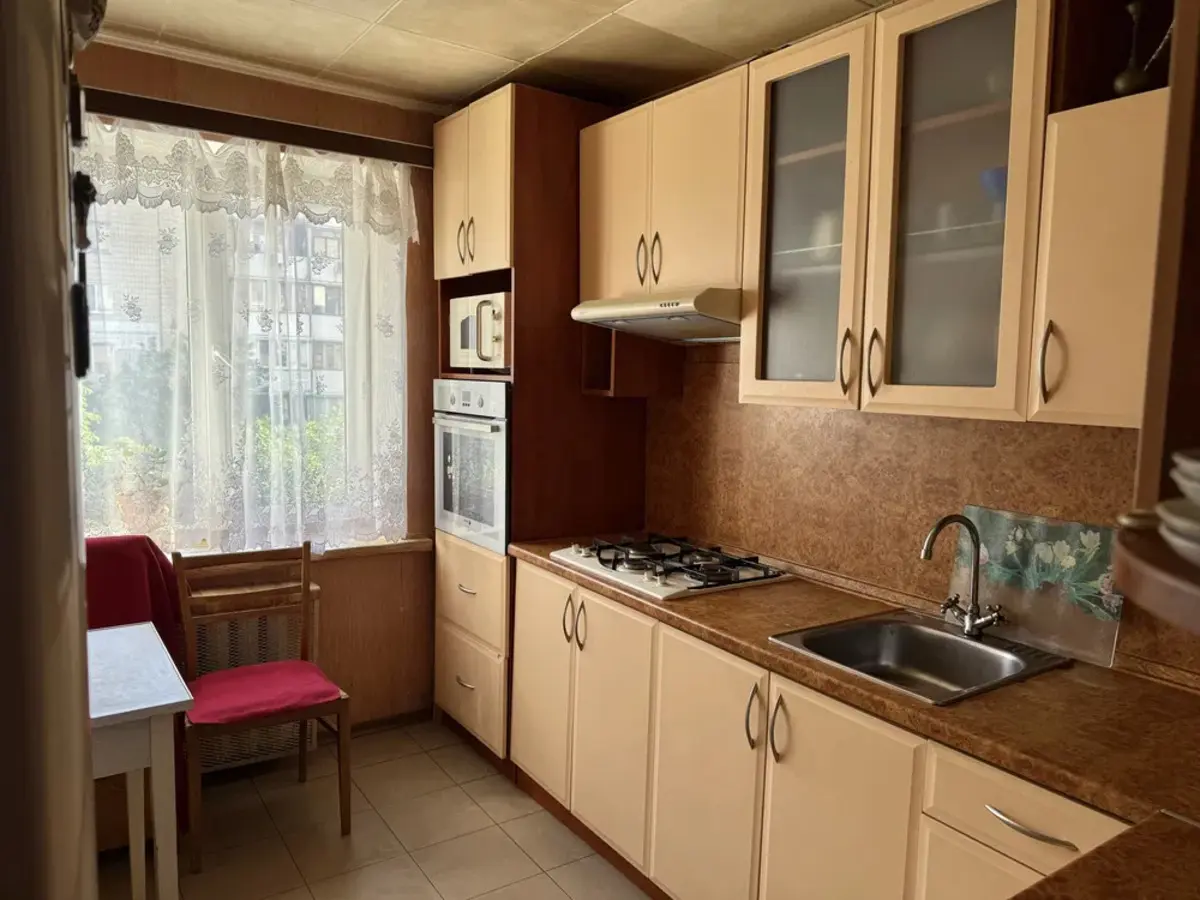 Фото Продаю 4 кімнатну квартиру, 81 кв. м, Малокитаївська вул. 7 Київ, ціна: 107000 $, код 2452