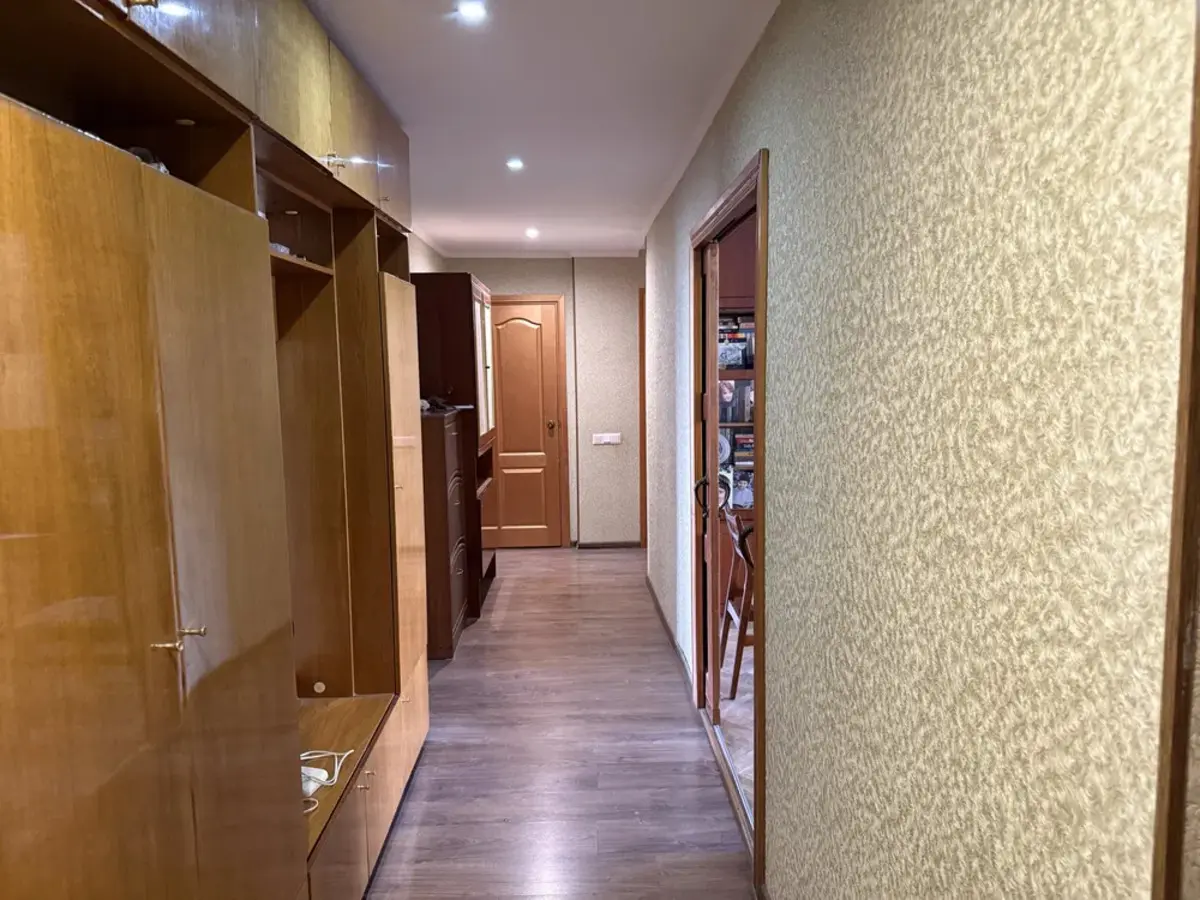 Фото Продаю 4 кімнатну квартиру, 81 кв. м, Малокитаївська вул. 7 Київ, ціна: 107000 $, код 2452