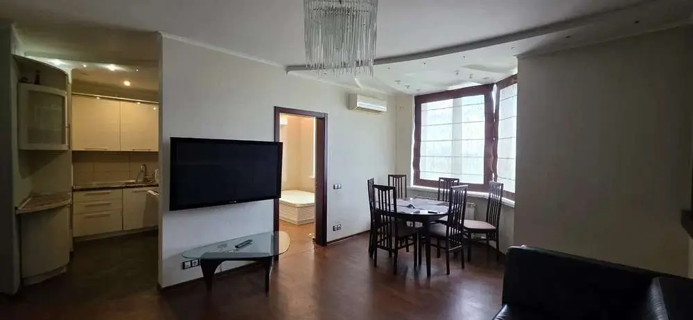 Фото Продаю 2-комнатную квартиру, 76 кв. м, Здолбуновская ул. 9б Киев, цена: 102000 $, код 2454