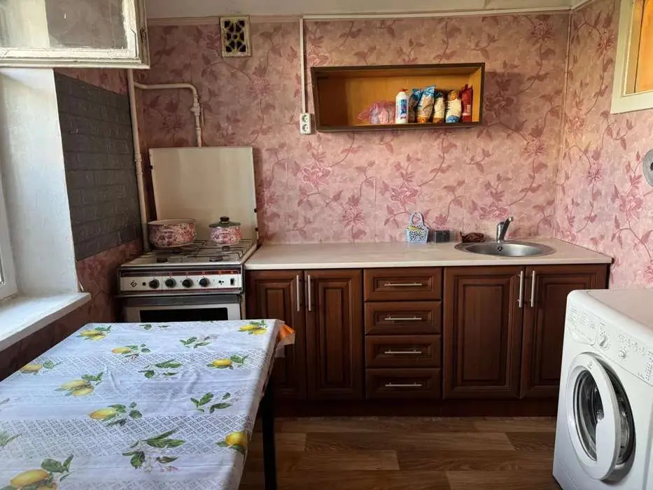 Фото Зняти 2 кімнатну квартиру, Ярослава Гашека бульв. 7 Київ в довгострокову оренду, ціна: 11 UAH, код 2456