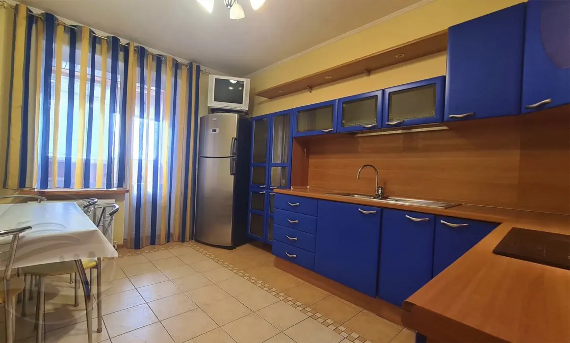 Фото Продаю 2-комнатную квартиру, 73 кв. м, Анны Ахматовой ул. 18 Киев, цена: 98000 $, код 2496
