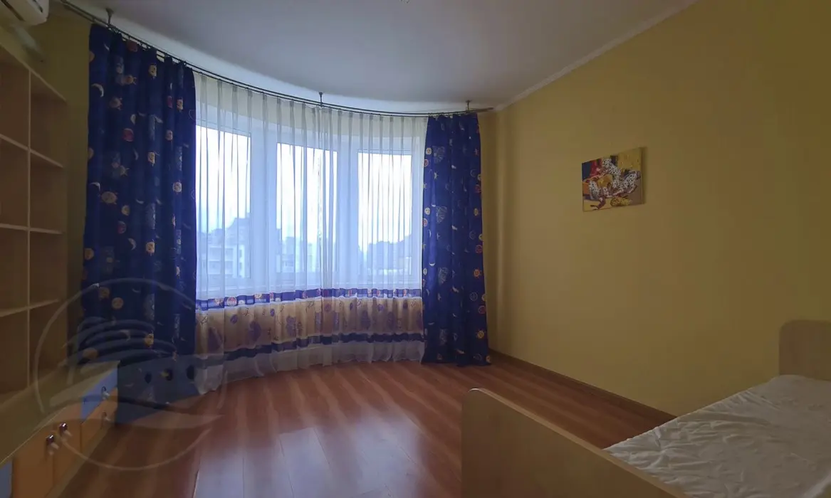 Фото Продаю 2-комнатную квартиру, 73 кв. м, Анны Ахматовой ул. 18 Киев, цена: 98000 $, код 2496